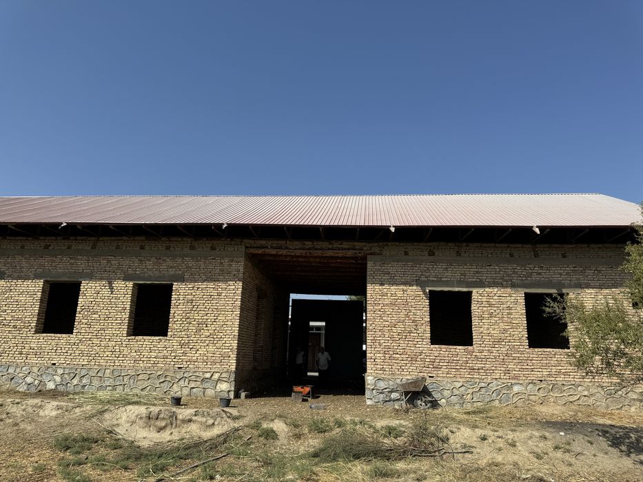 Navoiy shaxardan 16 sotixlik hovli sotiladi
