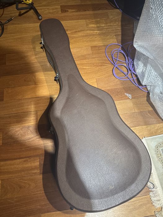 Продам акустическую гитару walden