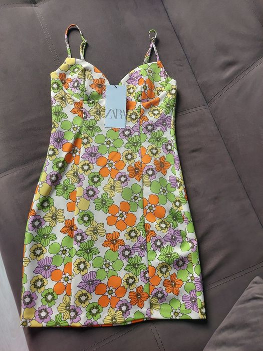 Рокли  с  пайети-40лв.