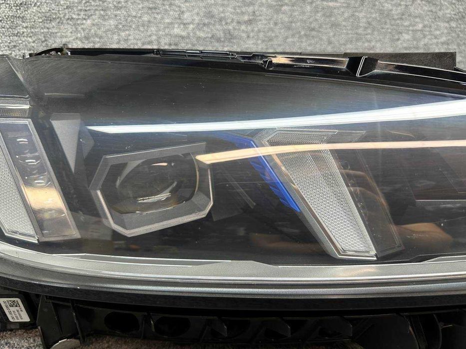 Far dreapta led adaptiv BMW SERIA 4 G22 facelift