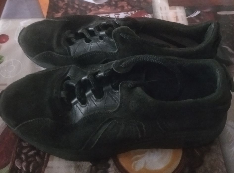 Красовки мужские,натуральный замш,привозные,41размер,65000сум.