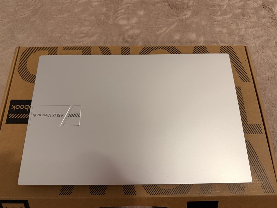 Laptop ASUS VivoBook 15 OLED | i7-1255U | 16GB RAM | 512GB SSD | Win 11 Pro