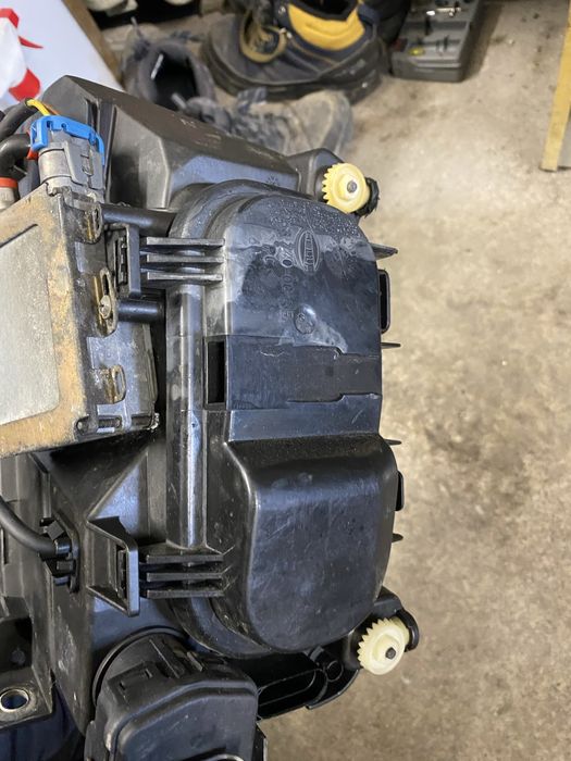 Фарове ксенон ауди с3 s3 2000г перфектни намалени