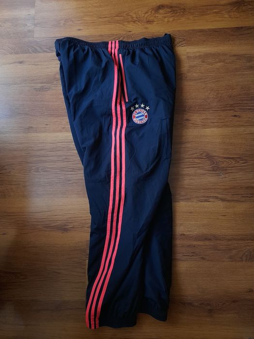 Adidas BAYERN MUNCHEN мъжко долнище 2XL размер.