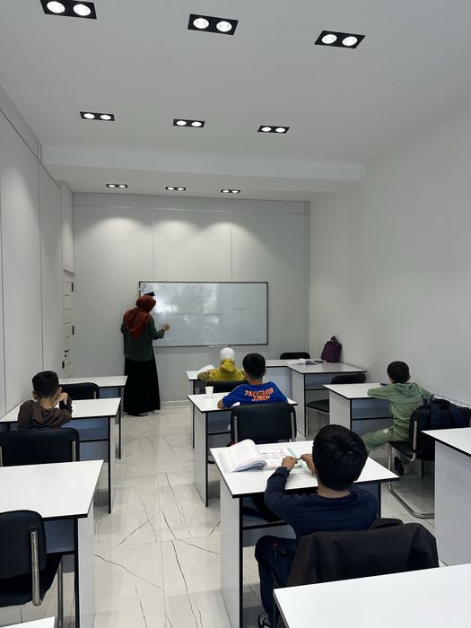 IRN Academy Xalqaro dasturda dars beruvchi Akademiy