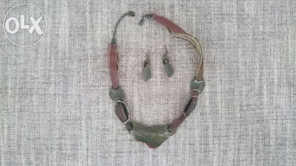 Комплект колие , обеци и брошка