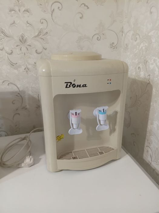 Настольный диспенсер