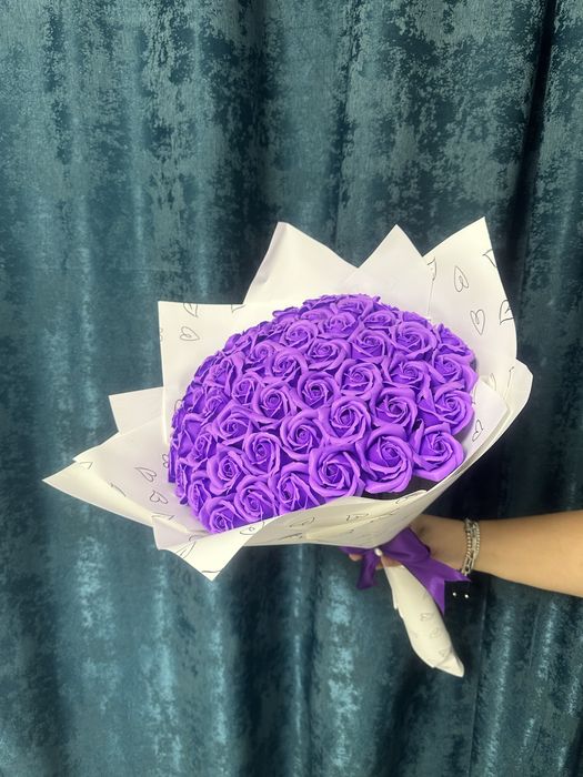Buchet cu 51 trandafiri pret 200 lei