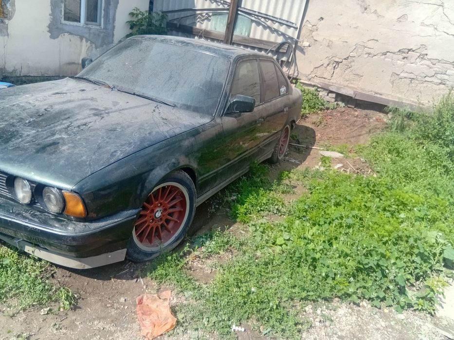 Продам бмв е34  на ходу