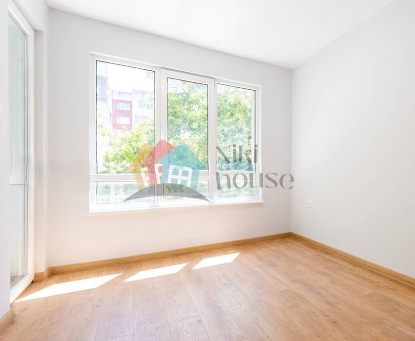 Продава се Тристаен апартамент в Варна, Спортна зала - 75 кв.м за 3454 €/кв.м - Снимка #4