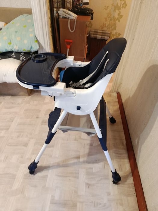 Продам стульчик кроватку и коляску