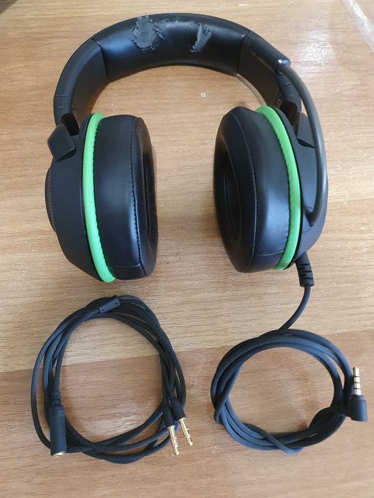Set periferice gaming tastatura logitech, mouse razer, casti razer