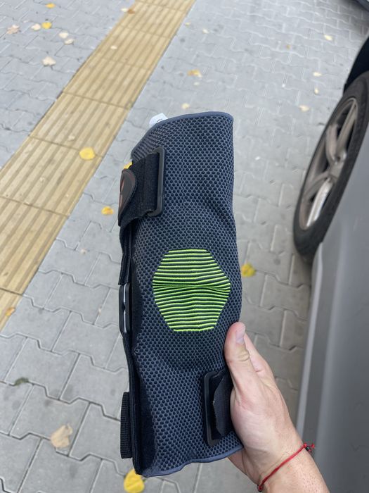 Шина/Ортеза/Наколенка за коляно