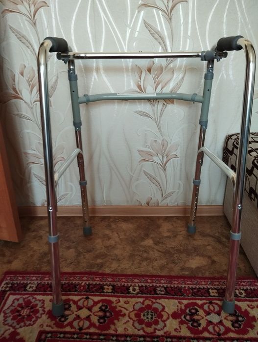 Продам ходунки в идеальном состоянии