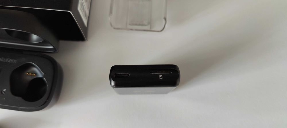 Fiio M5 Hi-Res player+Astell&Kern UW 100 true wireless слушалки