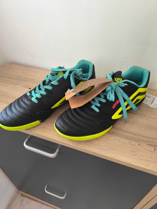 Стоножки за футбол Umbro 44