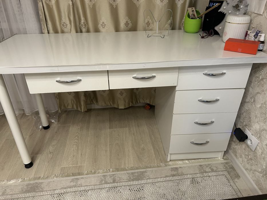 Продам стол б/у в хорошем состоянии