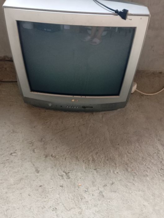 Продам телевизор LG