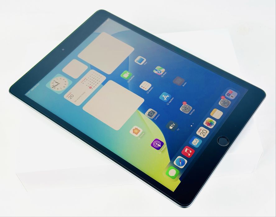 КАТО НОВ! Apple iPad 8th Gen 32GB WiFi Space Gray Гаранция!