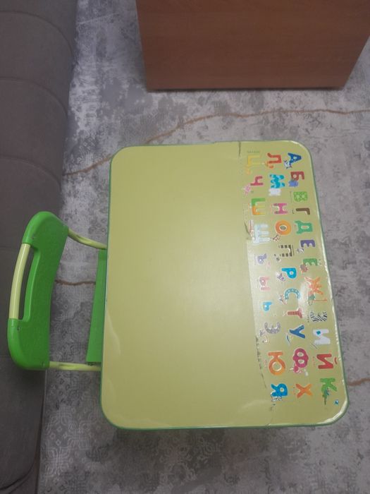 Продам детский столик