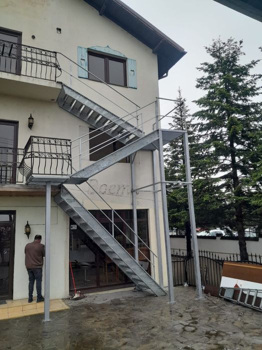 Scări exterioare galvanizate profesionale