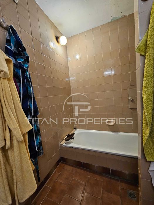 Продава се Тристаен апартамент в Пловдив, Изгрев - 64 кв.м за 1250 €/кв.м - Снимка #9