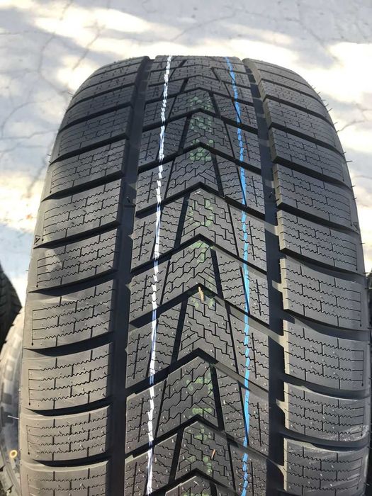 Зимни гуми TRACMAX 245/45 R20 с НОВ ДОТ 2025г 245/45/20