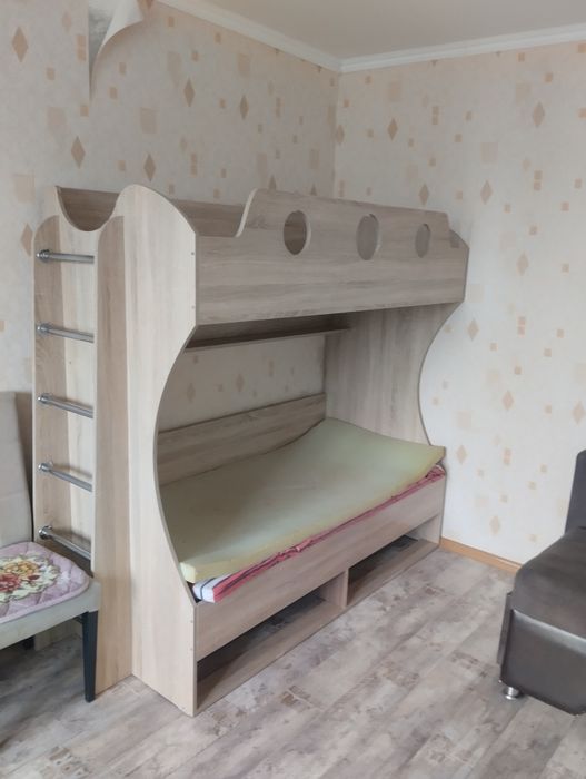 Продам двухярустную кровать