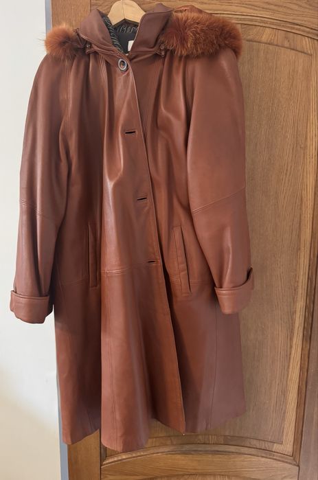 Vand haina piele naturala eleganta matlasata cu blana naturala