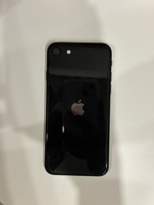 Продам Iphone se (2020). IOS 26.3