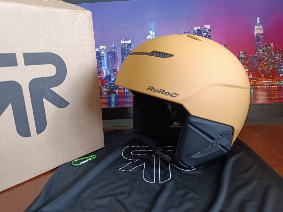 Лыжный шлем от бренда RUROC