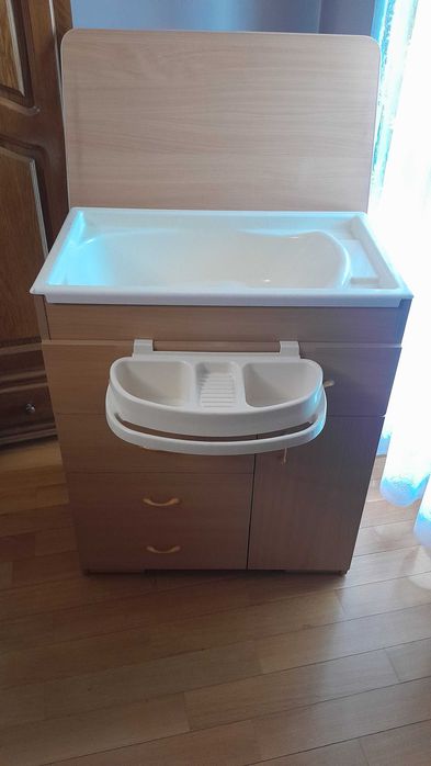 Vind mobilier CADITA pentru BEBE .
