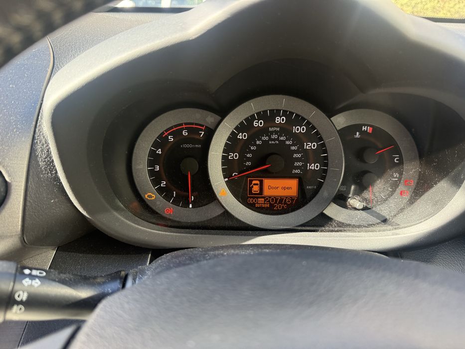 Se vinde Toyota rav4