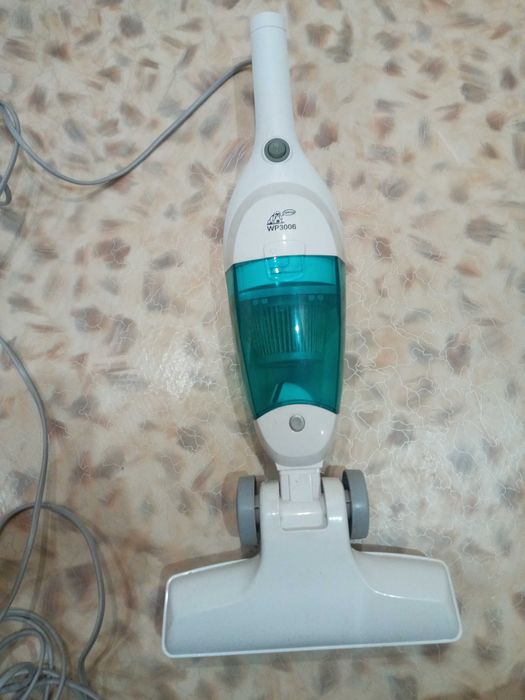 Пылесос вертикальный б/у