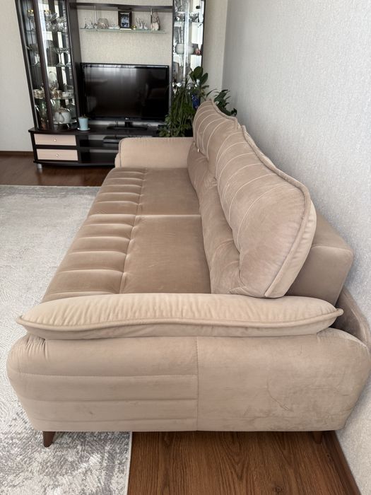 Продам диван для гостиной