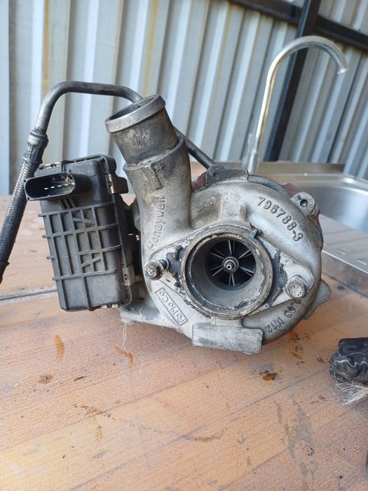 Продам запчасти на форд транзит