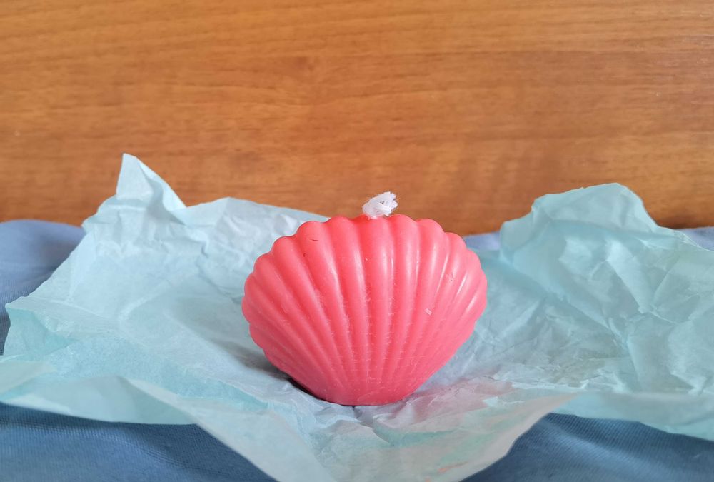 Две свещи с формата на зайче и мида- цени в описанието