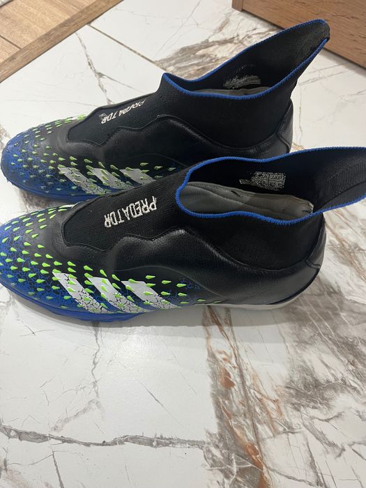 Спортивная обувь