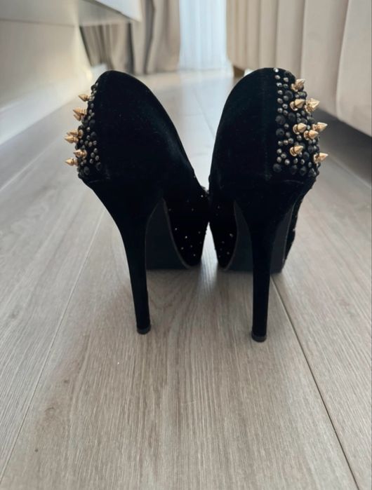 Pantofi negri marimea 36