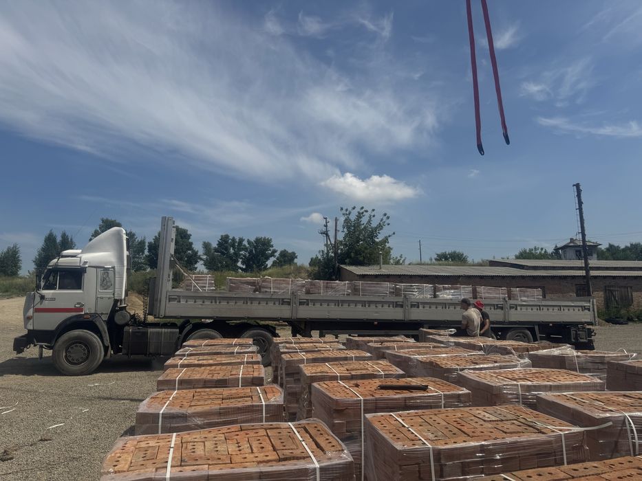 Кирпич полуторный и одинарный95