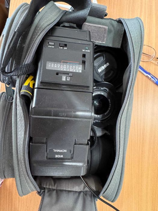 Aparat Nikon D800 cu 3 obiective incluse și bliț