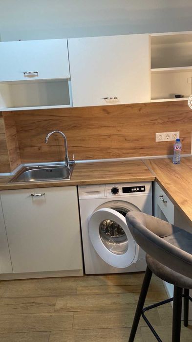 Продава се Едностаен апартамент в София, Хладилника - 64 кв.м за 1516 €/кв.м - Снимка #2