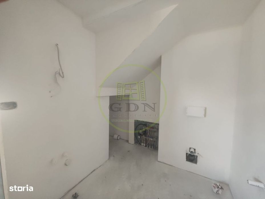 Casa 4 camere, teren 350 mp, localitatea Podari, zona Profi Loco