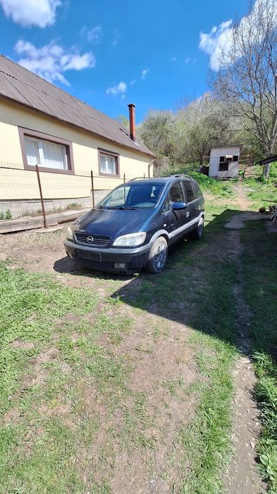 Vând Opel Zafira