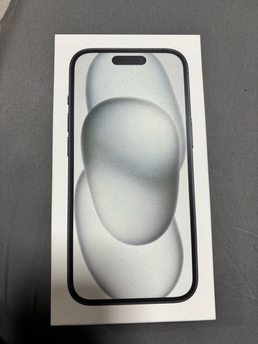 Cutie noua telefon iphone 15