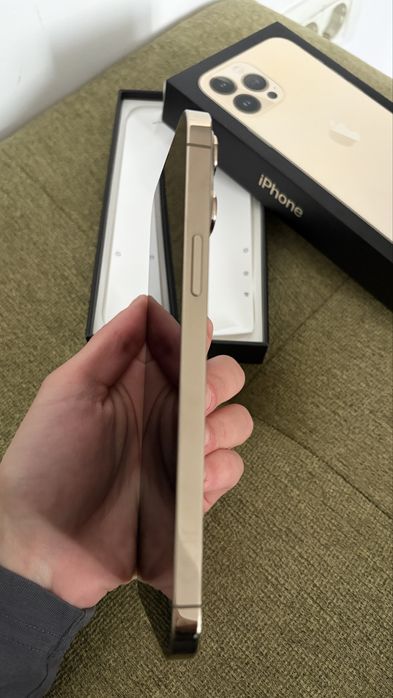 Vând iPhone 13 Pro Max – 128 GB – Gold