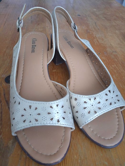 Продавам обувки и сандали