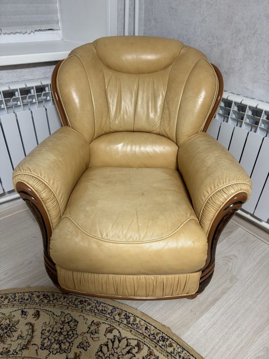 Диван из натуральной кожи