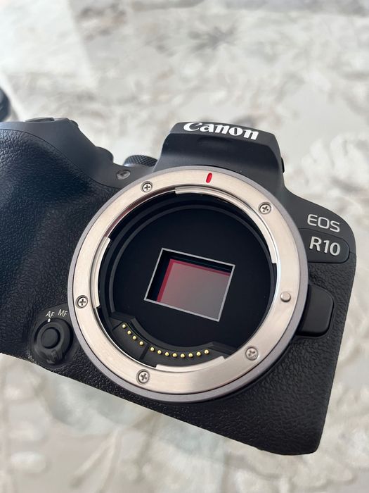 Фотоапарат Canon R10 + RF 18-45