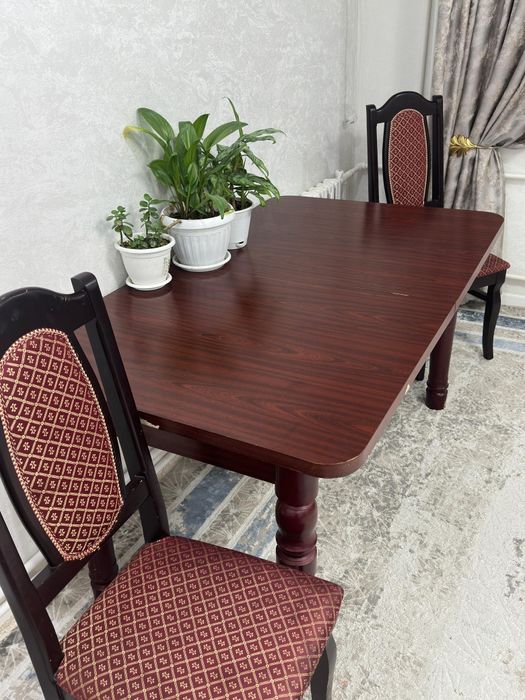 Продам стол и стулья